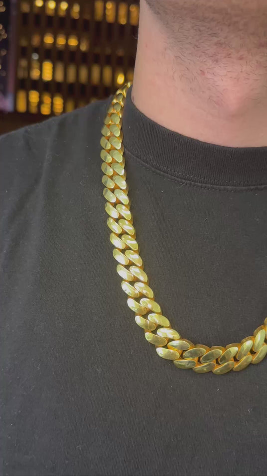 Plain Cuban : Yellow Gold video